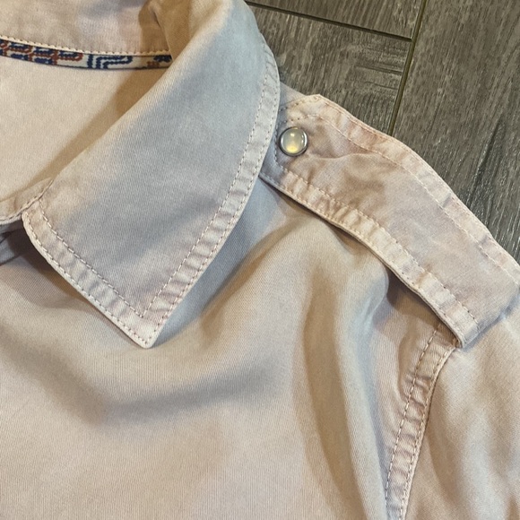 HOLDING HORSES Anthropologie Dimanche Pearl Snap Tunic Top Mauve M - Picture 7 of 8